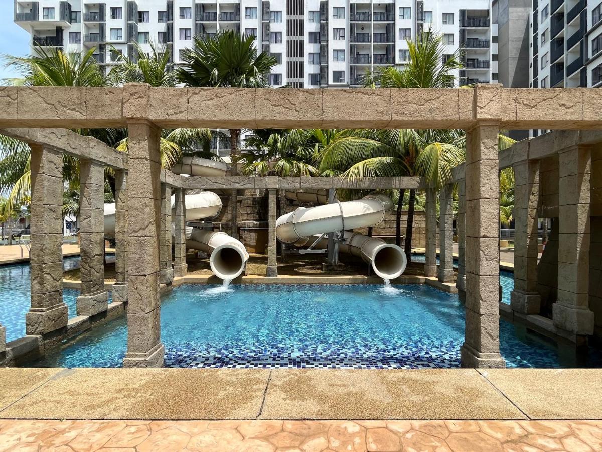 Sg Resort Residence - Beach & Waterpark Kuantan Luaran gambar