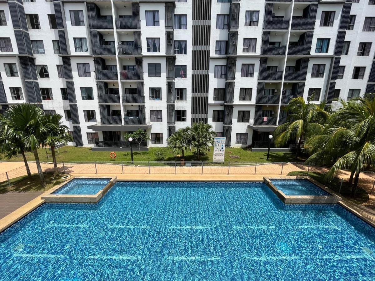 Sg Resort Residence - Beach & Waterpark Kuantan Luaran gambar
